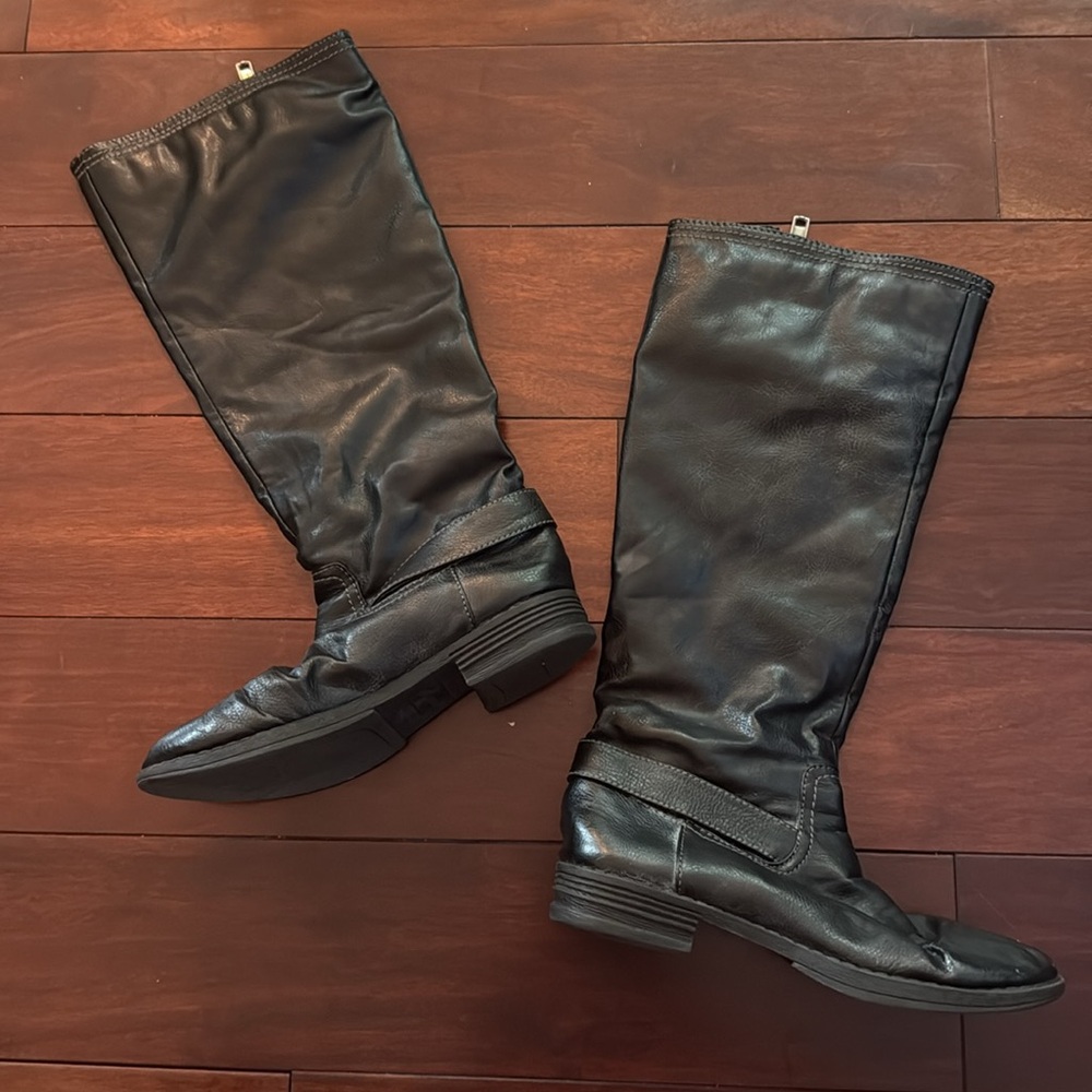 Casual black leather knee boot